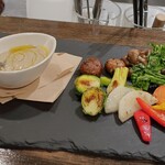 トリワイン ＰＩＫＯＳＨＨＨＵ - 旬やさいの温かいバーニャカウダ