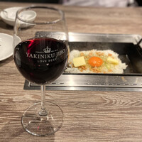 焼肉&手打ち冷麺 二郎 KANAYAMA - 赤ワイン、〆のペペロンチャーハン