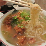 Juuniban - 麺自体は、こんなん…。スープも白濁。