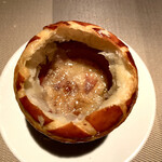 エクアトゥール - フカヒレのパイ包スープ