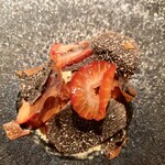 エクアトゥール - 苺 トリュフ マスカルポーネ エスプレッソ