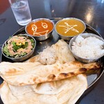 インド料理屋 ラージカレー - ナンが大きい