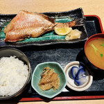 釣船茶屋 ざうお - 焼魚定食(赤魚、ご飯少なめ)_¥900
