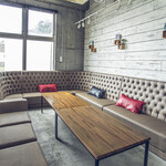 パシフィックカフェ - 半個室のソファー席