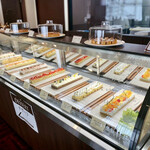 パティスリー＆ブーランジェリー ラ・パルム・ドール - ショーケース