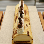 パティスリー＆ブーランジェリー ラ・パルム・ドール - 虎バナナ＠キャラメリゼバナナとキャラメルムースのキャラメルバナナケーキ