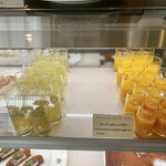 パティスリー＆ブーランジェリー ラ・パルム・ドール - ぶどうとりんごのゼリー、マンゴーオレンジゼリー