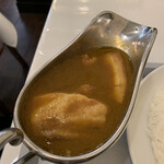 カレーの店ボンベイ - チキン豚（ちょっと辛）のアップ