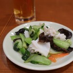香港亭 - イカと野菜炒め（640円税込）。
