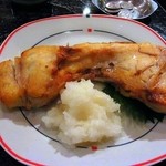 TAPAS桜台 - 寒ブリカマ塩焼き\400