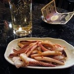 TAPAS桜台 - いかガーリック\300：もちろんキャッシュオン