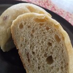 コカブ　デリ＆ベーカリー - 酵母パン  断面
