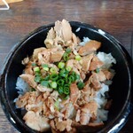 麺家 とん平 - チャーシュー丼