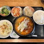 韓国の家 - 鶏コムタン定食￥1080