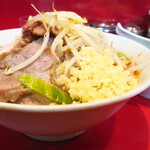 ラーメン二郎 - ラーメン半分＋ニンニク多め＋青ネギＳＫ