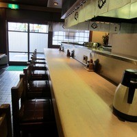 季節割烹 勝味 - 店内の様子。