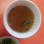 大黒屋飯店 - カレー玉子飯に付いてくるスープ