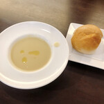 anthikatorattoriakurono - 春キャベツのスープ＆自家製パン