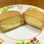 あじまん - 料理写真:カスタードクリーム あじまん……税込110円