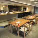 アリタハウス - カウンター席とテーブル席が有ります♪︎