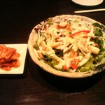 BANG - キムチとシーザーサラダ