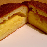 ワルダー - ブリオッシュのクリームパン　中身