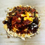 小鉄 - お好み焼き ぶた玉＋カス
辛いのをかけて