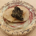 鮨 しゅん輔 - たいら貝のりの佃煮、パウダー状の柚子胡椒