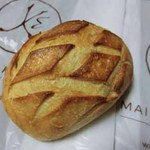 メゾンカイザー - サツマイモのパン：262円