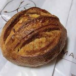 メゾンカイザー - イチジクのパン：246円