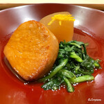御料理 寺沢 - 焼寒鰤と大根と菊菜の炊合せ