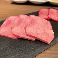 熟成焼肉 マルニク - 黒タン薄切り 2550円
                    熟成タン 2100円