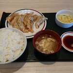 Miyoshino - 餃子定食のライス大盛