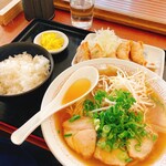 Shokujidokoro Tenshin - ラーメン餃子定食（700円）