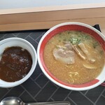 不動寺パーキングエリア（上り）スナックコーナー - 週替りセット、味噌ラーメンとカレー丼800円