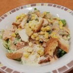 サイゼリヤ - 辛味チキンのシーザーサラダ