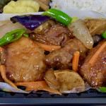 おもてなし料理 葦笛 - 日替わり弁当：揚げとりの和風あんかけ(\900)