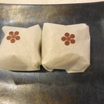 山田屋まんじゅう - 料理写真:2つ入りからかえました
