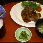 八島 - 北海道内産豚肉の生姜焼き