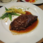 牛ホホ肉の煮込みです