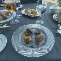 鉄板焼き 銀座 ポルトファーロ 本店 - 椎茸と豚の頬肉、サーモンマリネ、鴨のロースト、牛レバーのテリーヌ