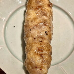 オオクサ - オオクサでマストの串といえば団子　様々な銘柄の鶏肉のモモとムネなどを叩いて作った傑作です