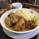 まるぎん二号 - ラーメン　大盛り