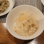 麗江 - 七分搗きのご飯。ちょっと食べてしまった。