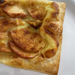 Raimu Gihausu Bekari - アップルパイー美味しい！カスタード、薄いリンゴ！シナモン！アップルパイ　230円