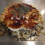 Hiroshima Okonomiyaki Kare Taku - カキ入りお好み焼き