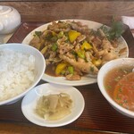 盛 - 豚耳と鳥足の定食