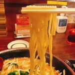 三宝亭  - 麺リフト