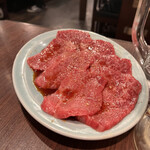 炭火焼肉ホルモン うらら - 特産松坂42ヶ月雌のイチボ