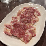 炭火焼肉ホルモン うらら - タン下